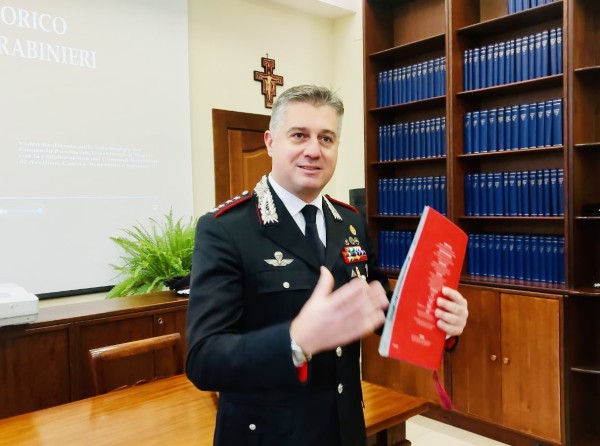 Avellino, i Carabinieri presentano il calendario storico